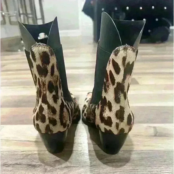 Matisse Anthropologie Golden Gate Calf Hair Boots in Snow Leopard - Picture 7 of 11